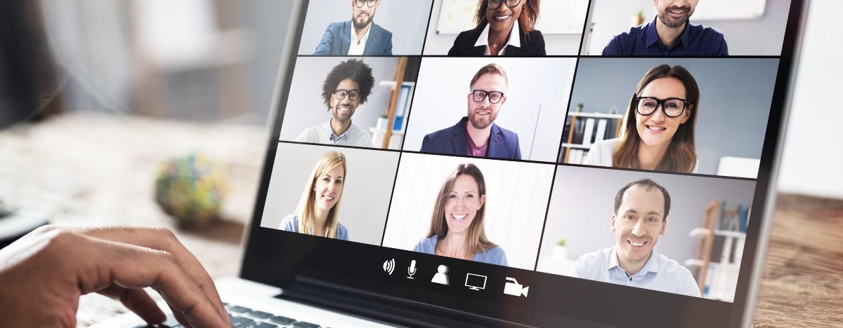 Videokonferenz auf dem Laptop