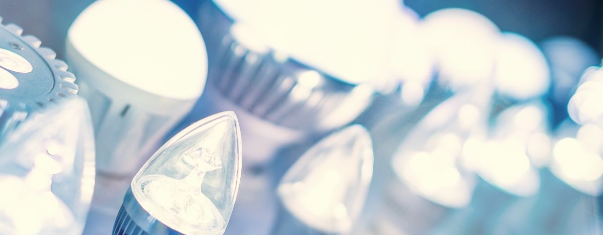 Eine Reihe von LED-Lampen, die leuchten
