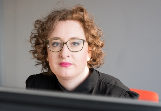 Abbildung von Arbeitsrechtsexpertin Ina-Kristin Hubert